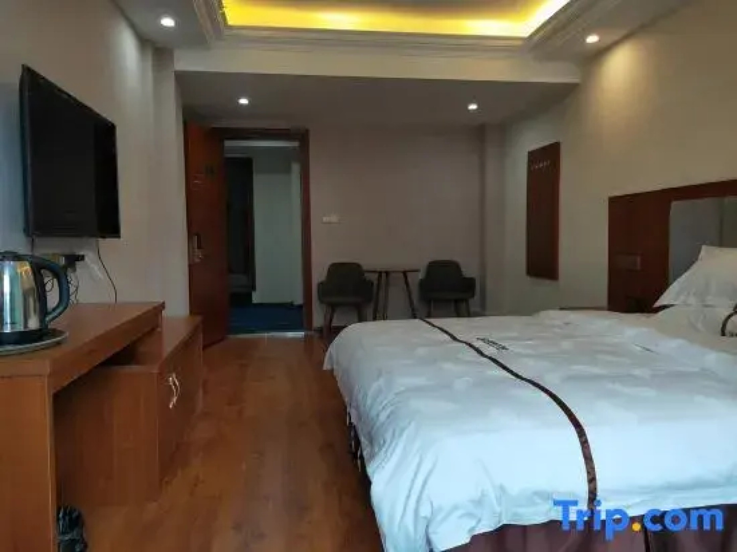 Yuechi Jintai Business Hotel