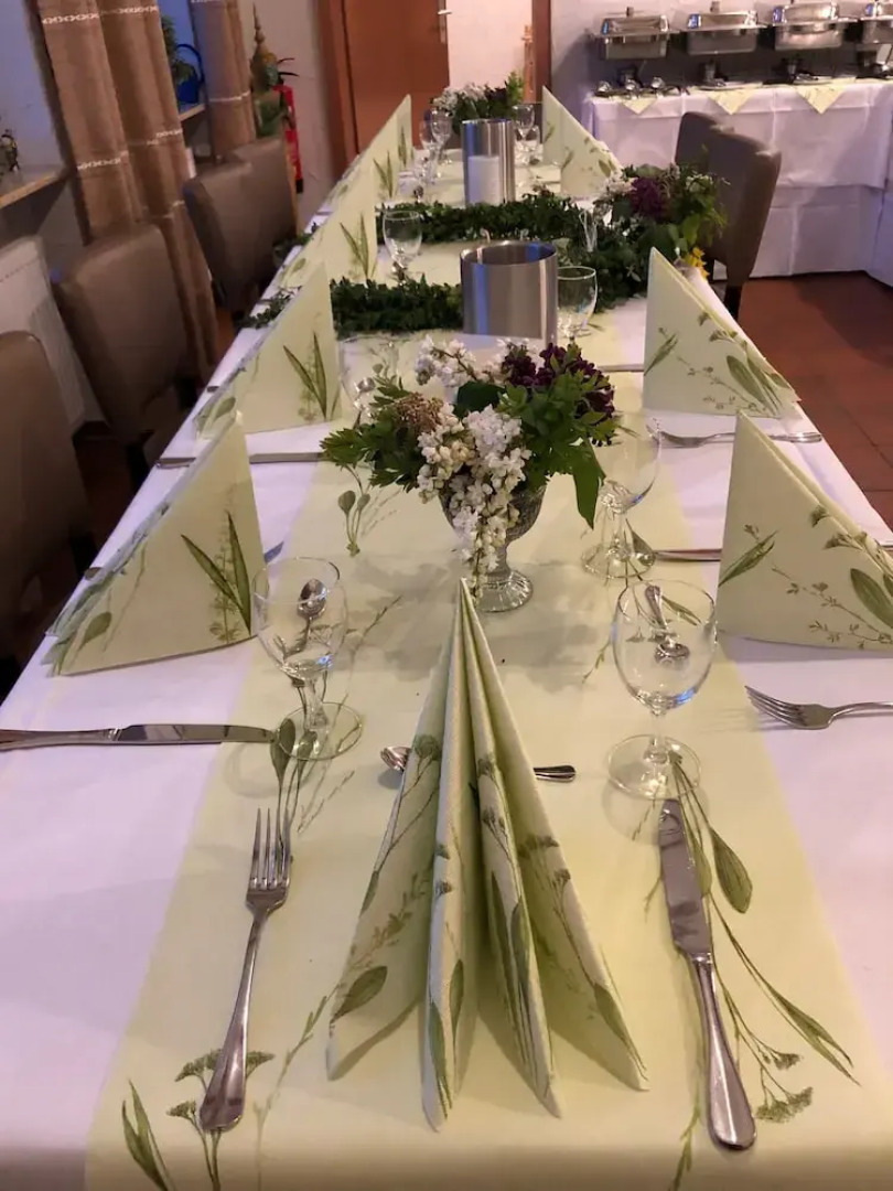 Landhaus vor Burg Eltz