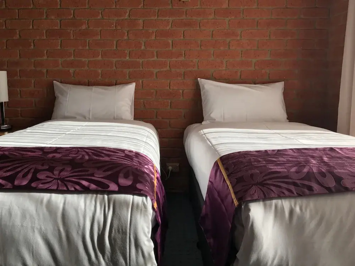 Comfort Inn Main Lead