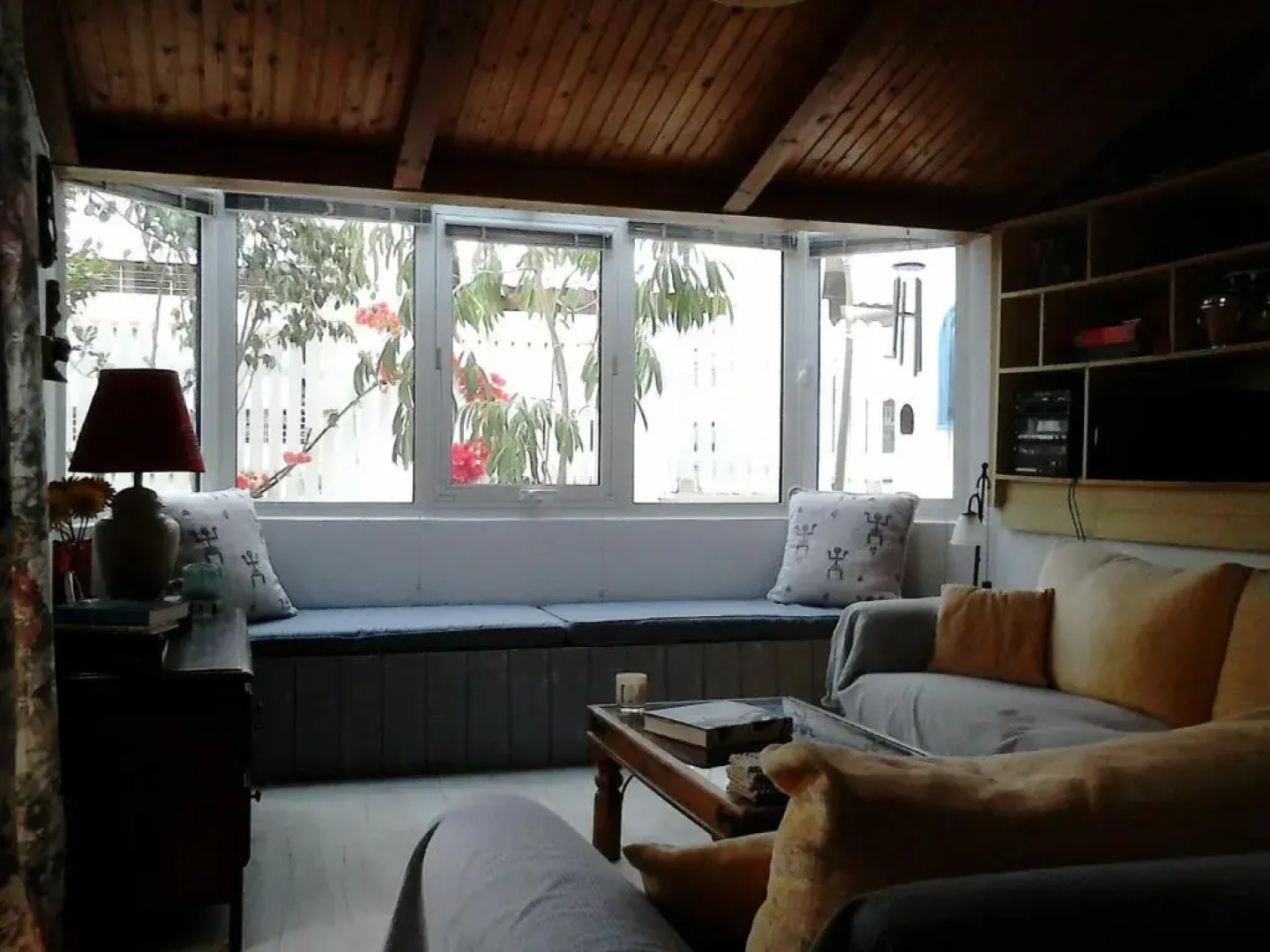 Roof-top garden apartment really well located in Athens
