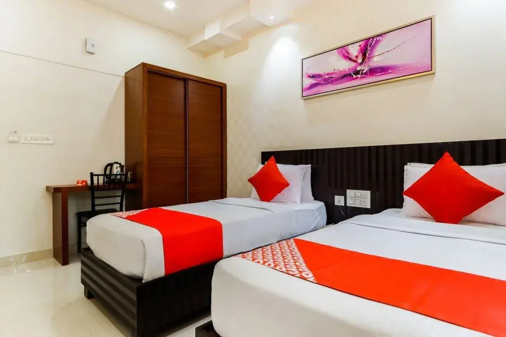 OYO 62647 Hotel Suites 9