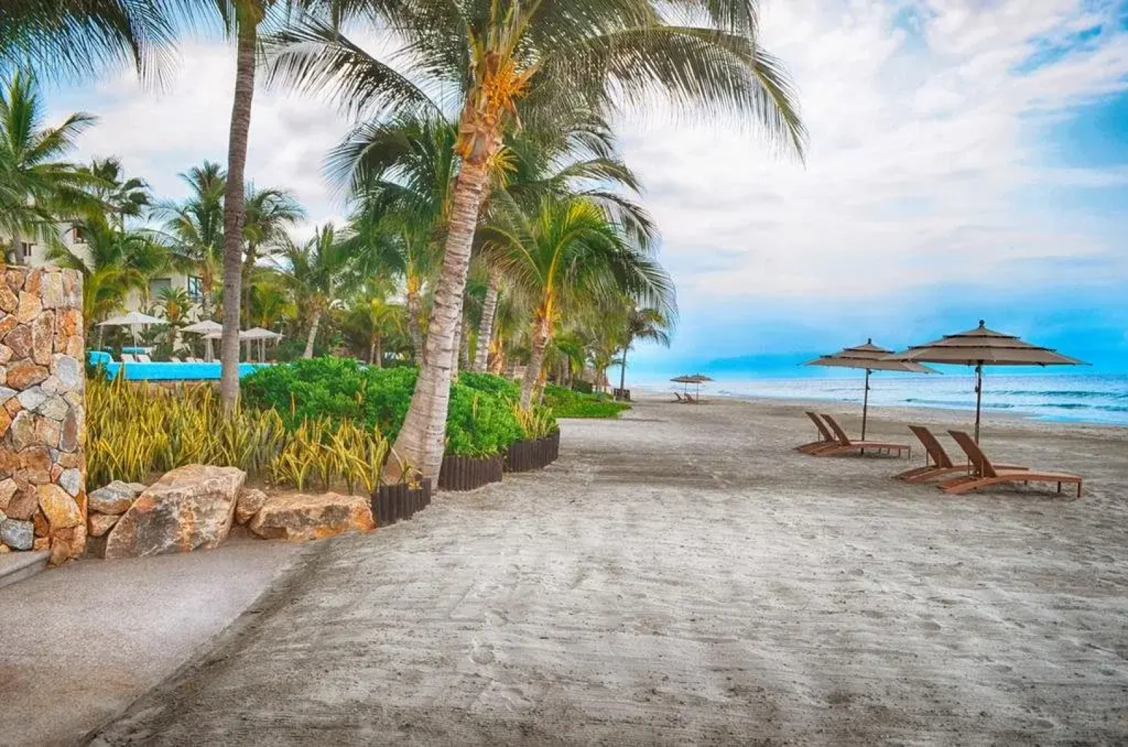 Los Veneros Resort Residences