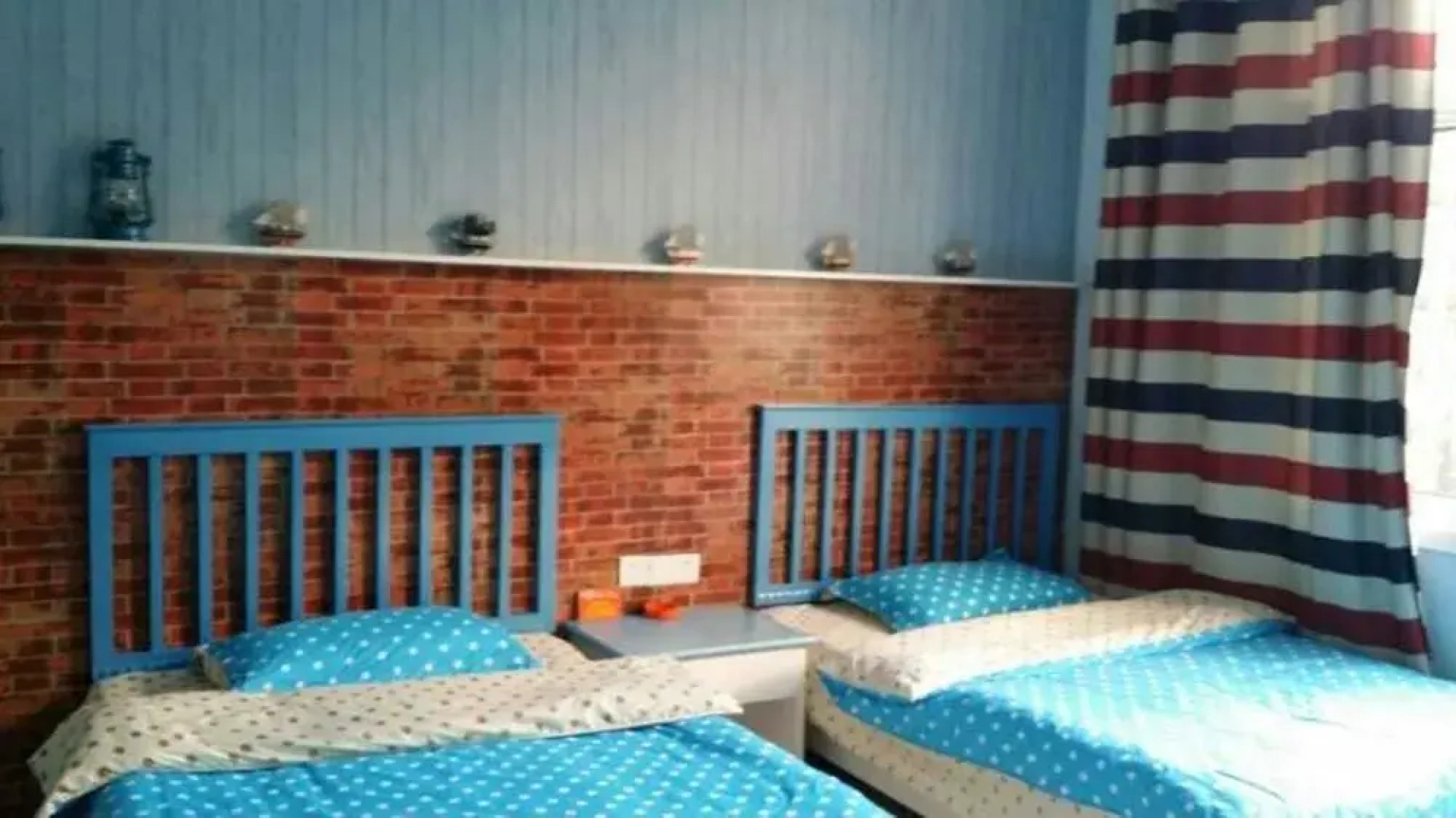 Fenghuang Encounter Time Inn