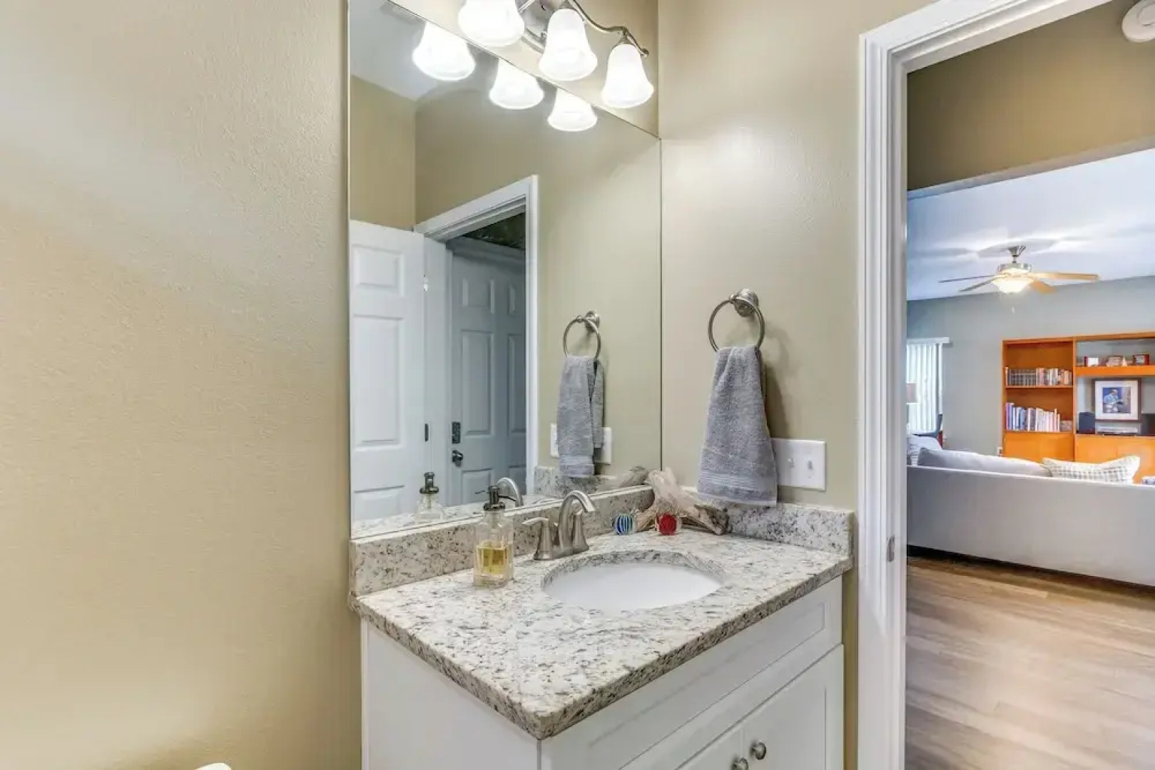 Pet-friendly Pensacola Home ~ 2 Mi to Bruce Beach!