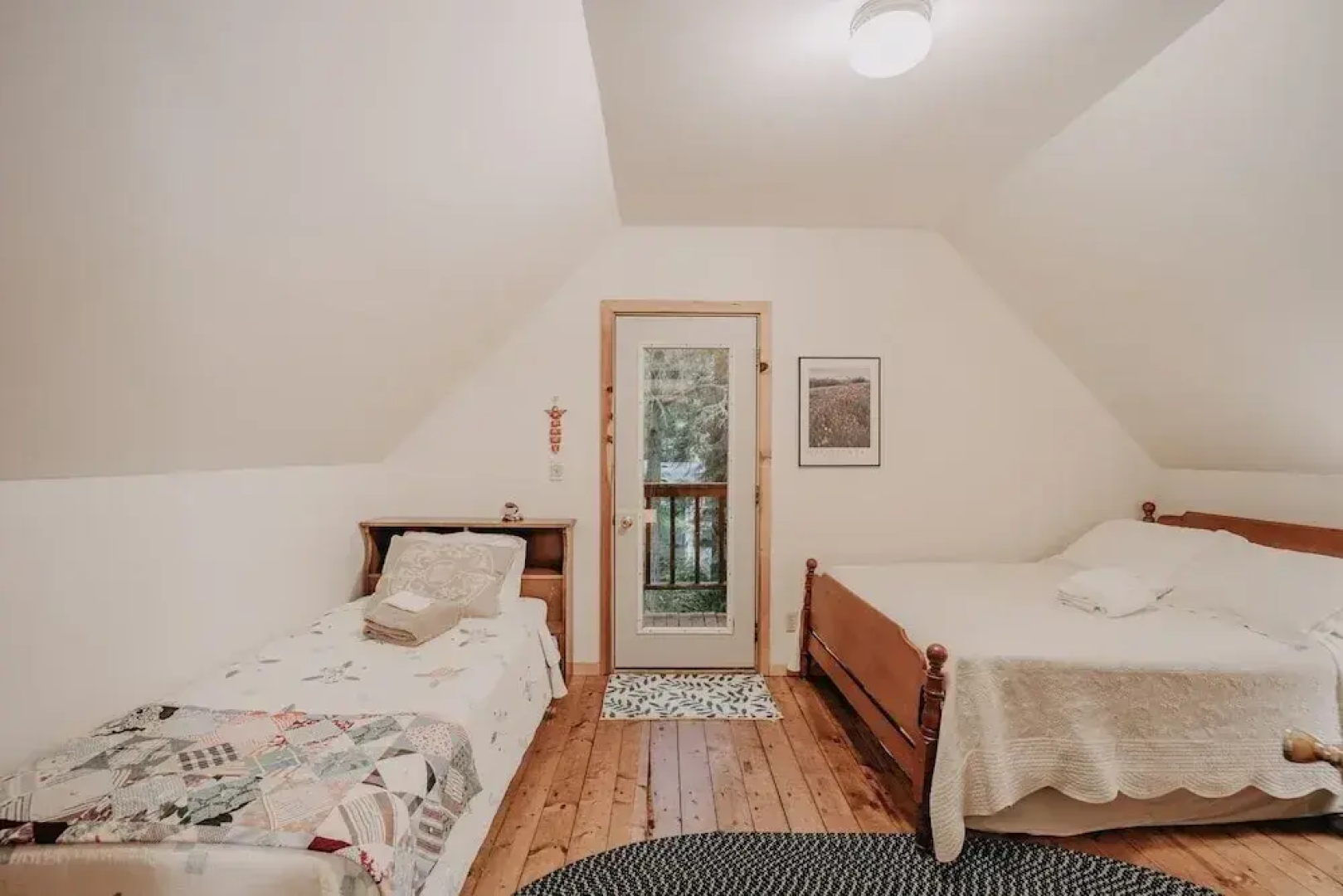 32mbr - Bbq - Pets Ok - Wood Stove - Sleeps 7 3 Bedroom Home by RedAwning