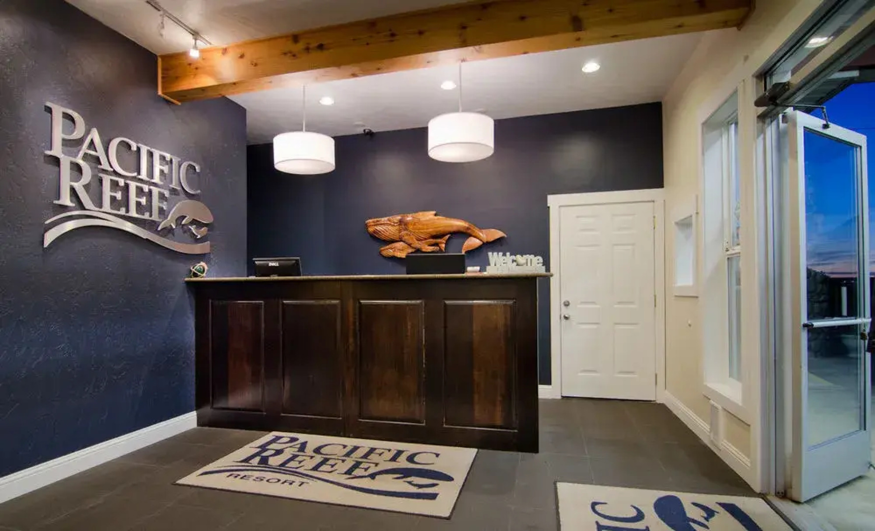 Pacific Reef Hotel & Light Show