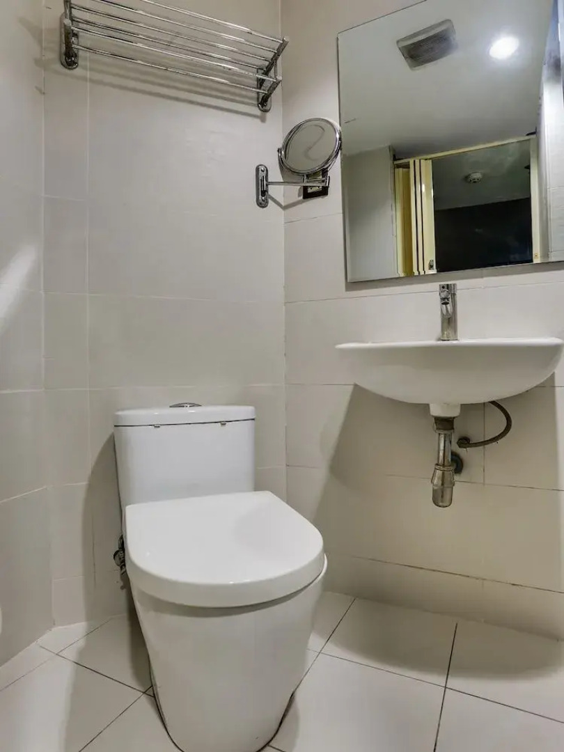 Spot On 89901 Hotel Ship Arm