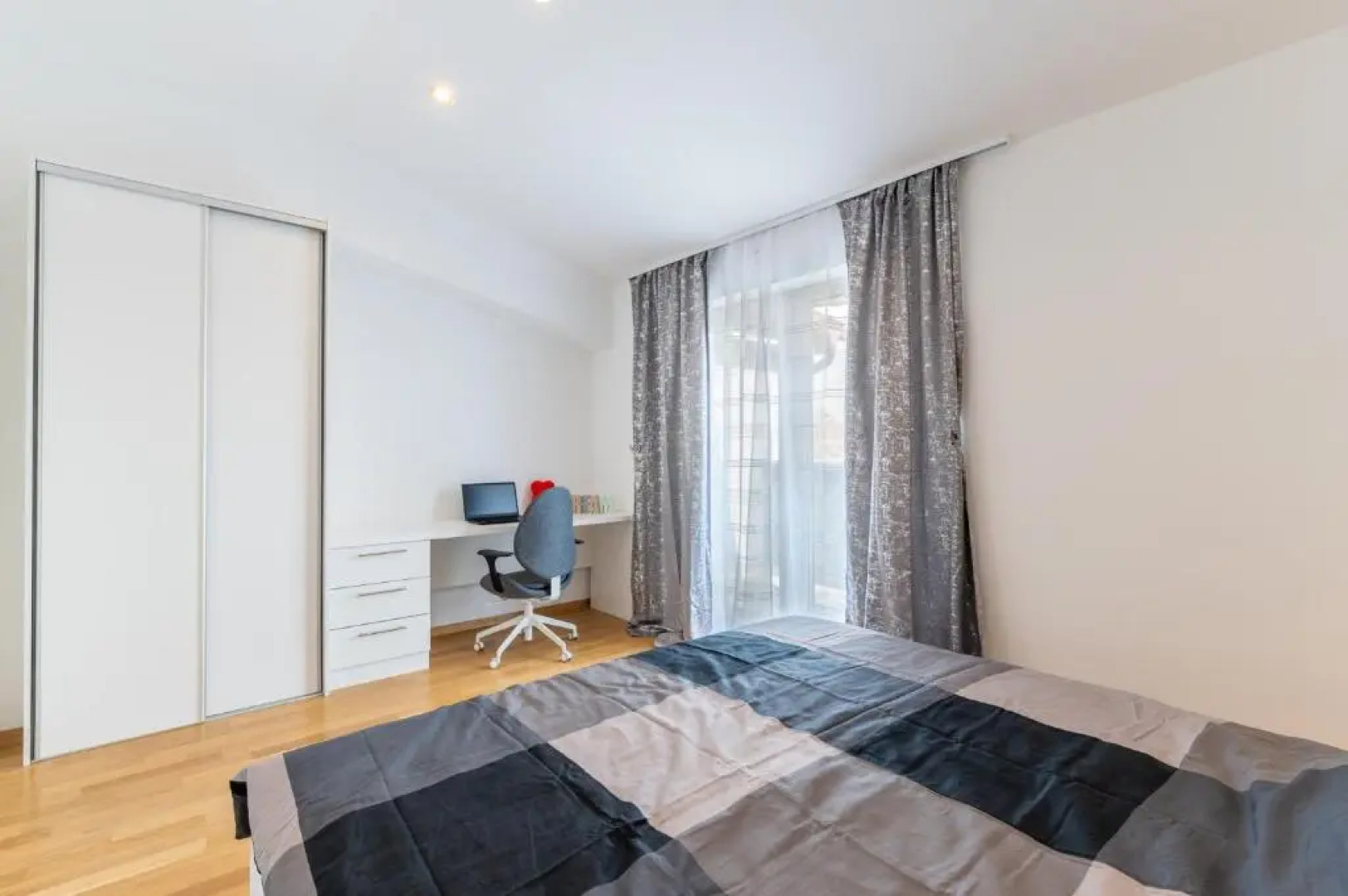 Apartments Adversarium