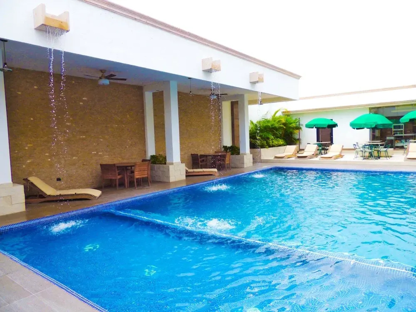 Royal Aqua Luxury Hotel & Spa