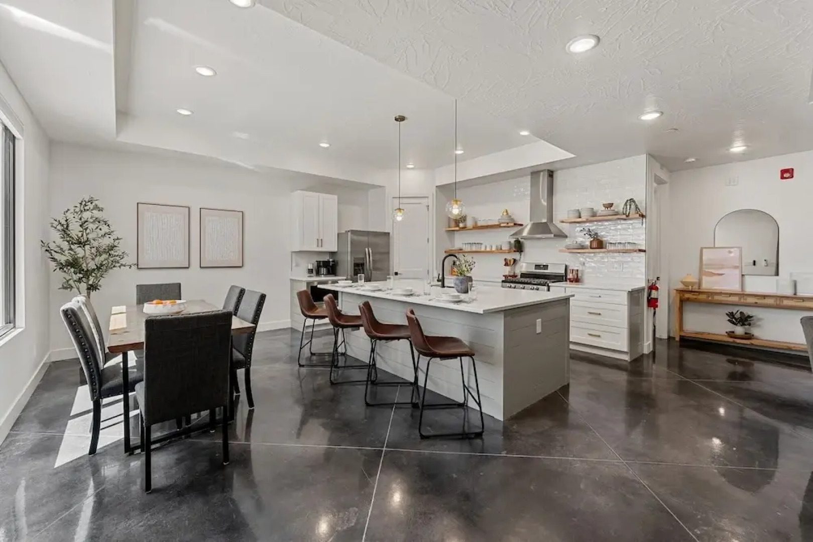 Desert Jewel With Private Gym And Pool 4 Bedroom Townhouse