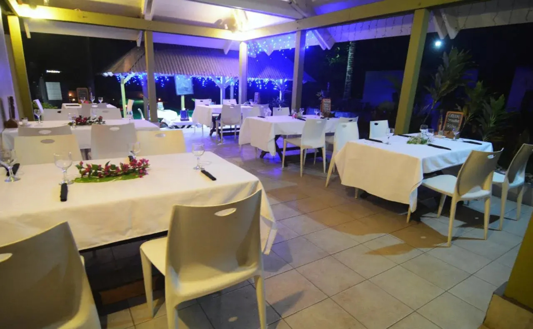 Coconut Palms Resort & Diamond Casino