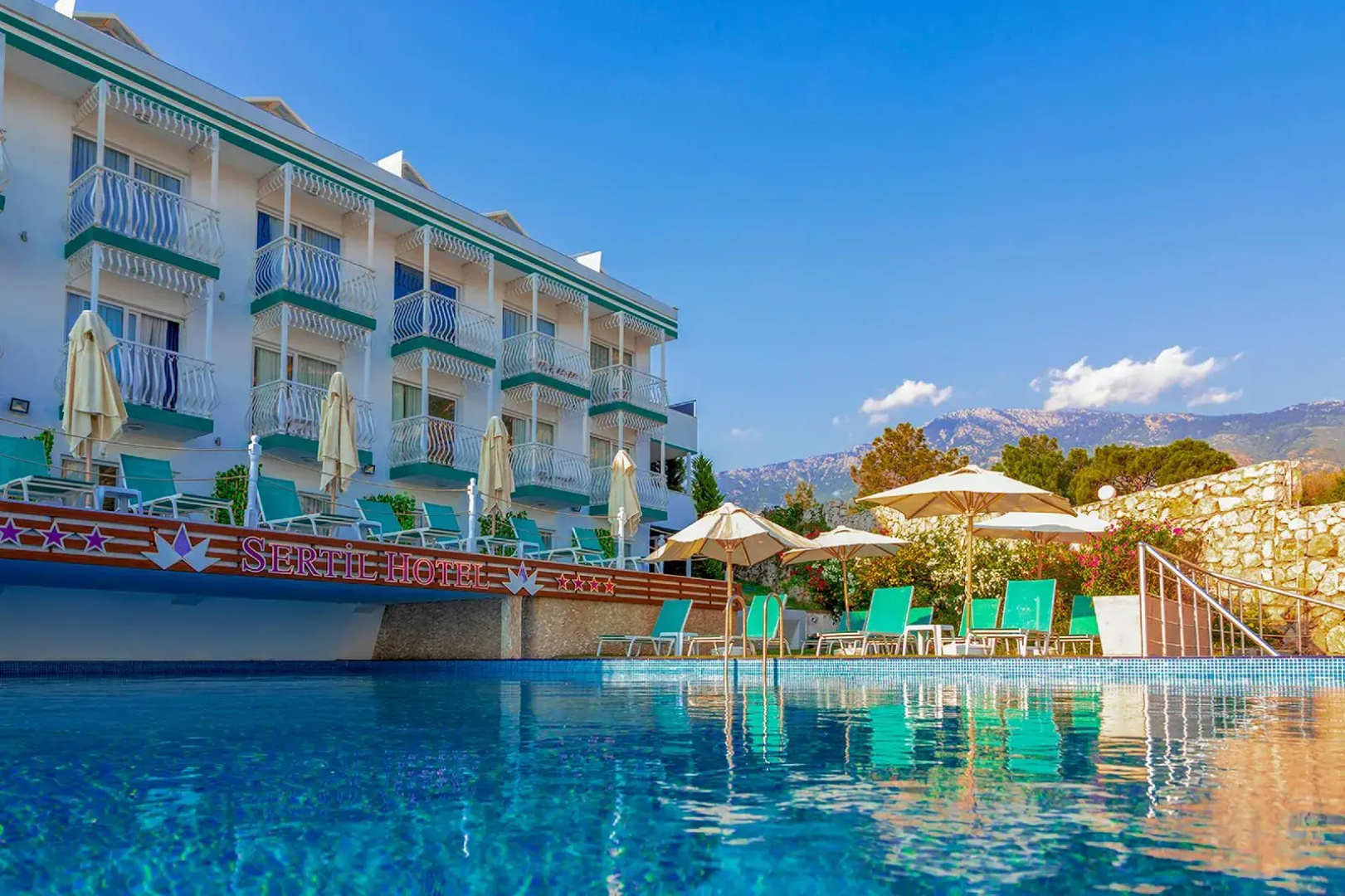 Tropical  Deluxe Suites