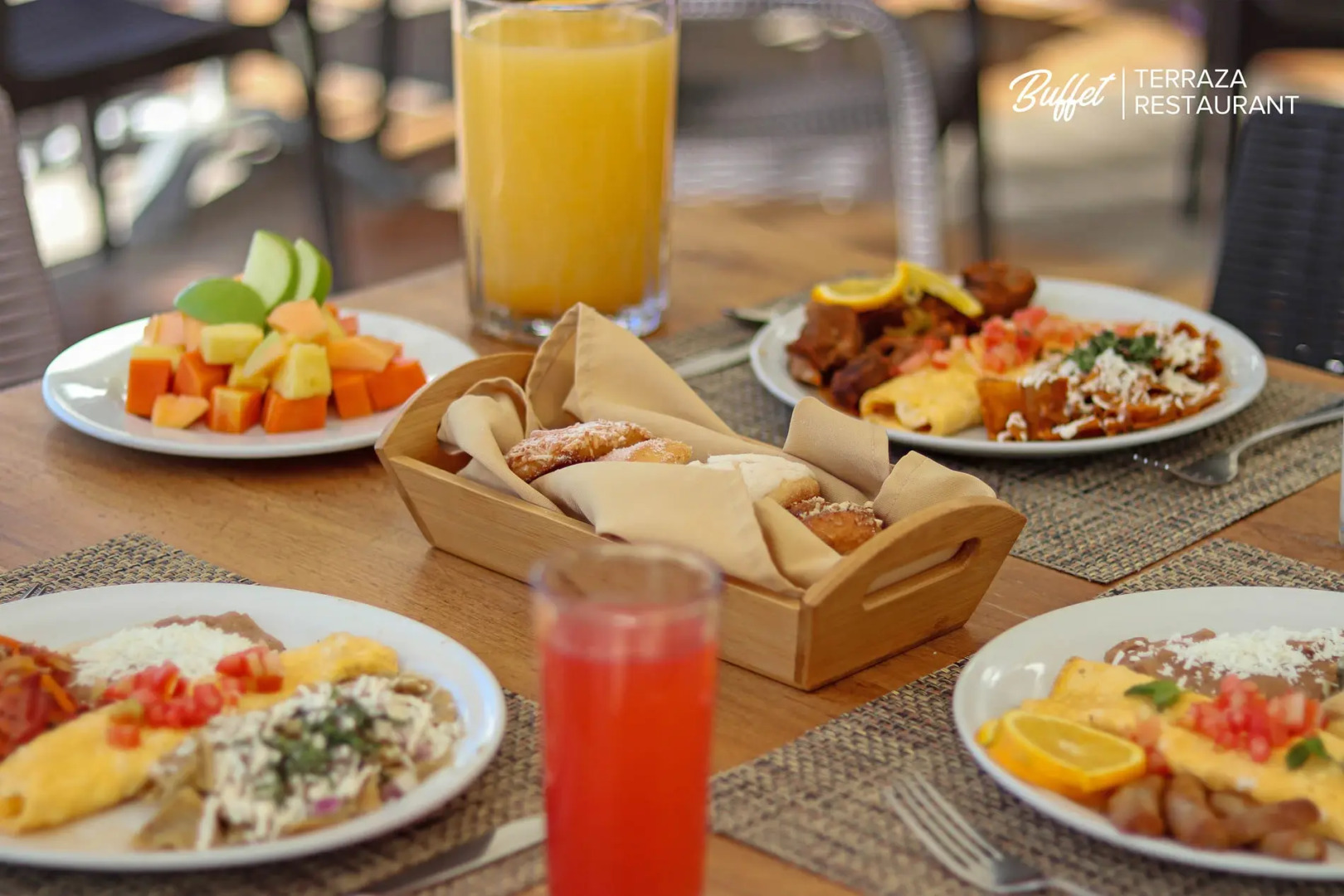 Luna Palace Hotel and Suites