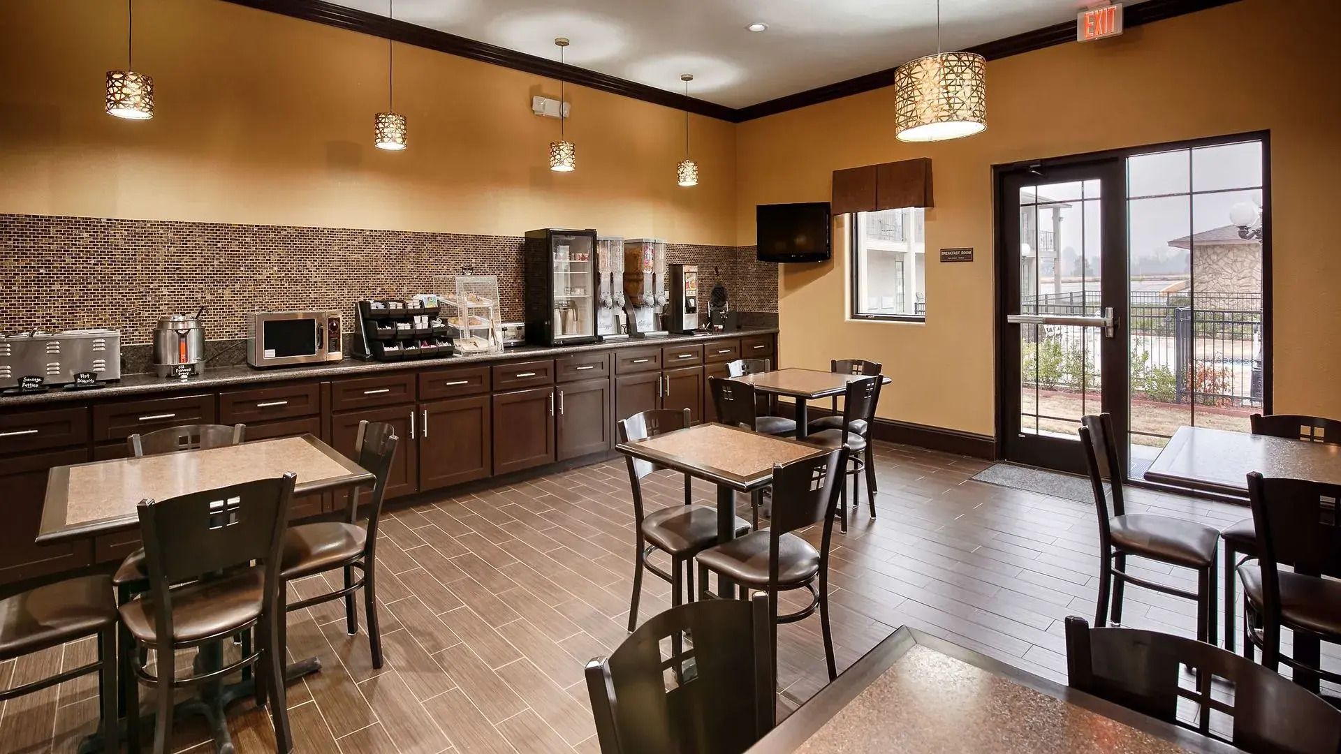 Red Roof Inn & Suites Sulphur Springs