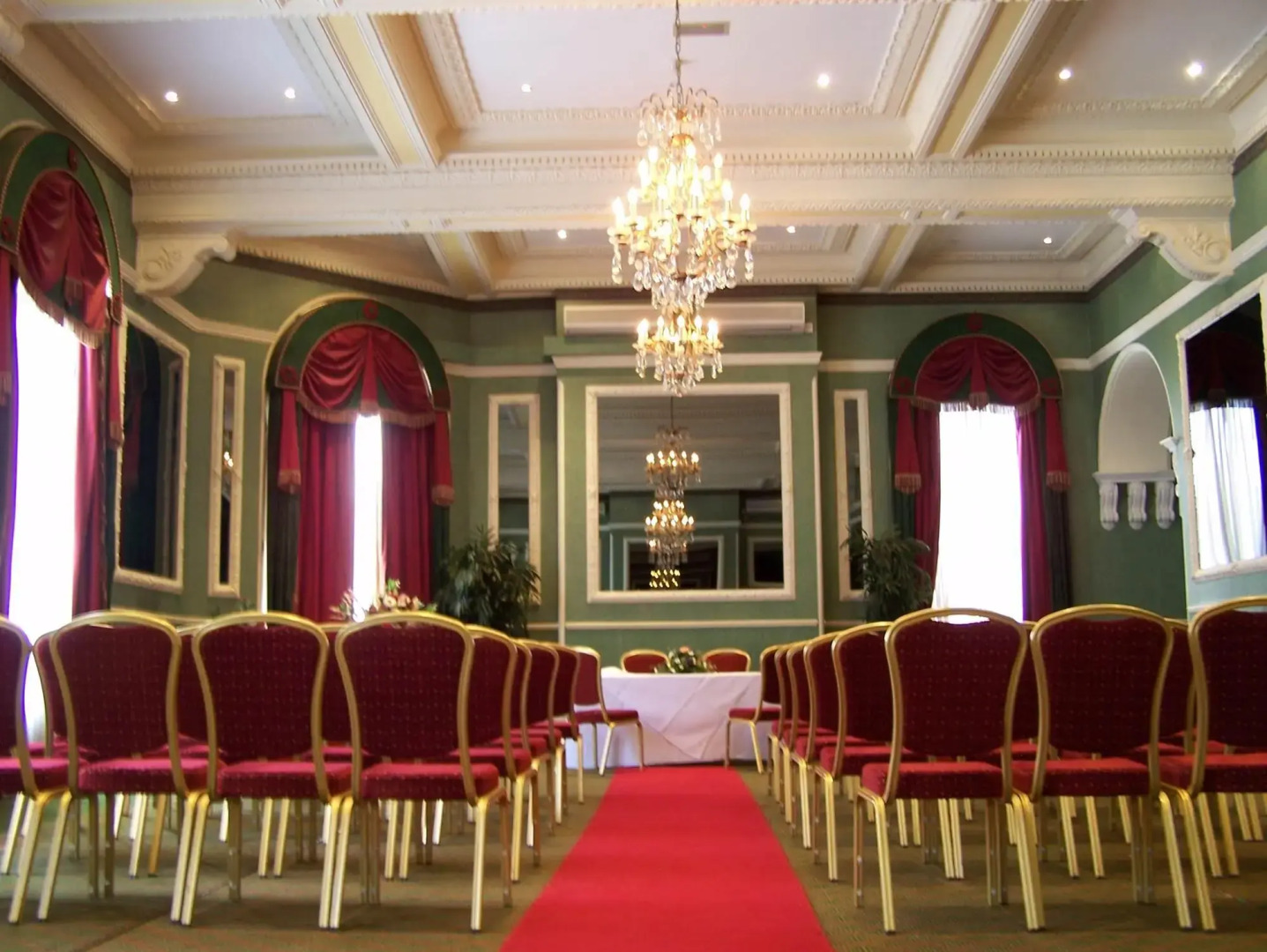 Bristol Grand Hotel By Sunday