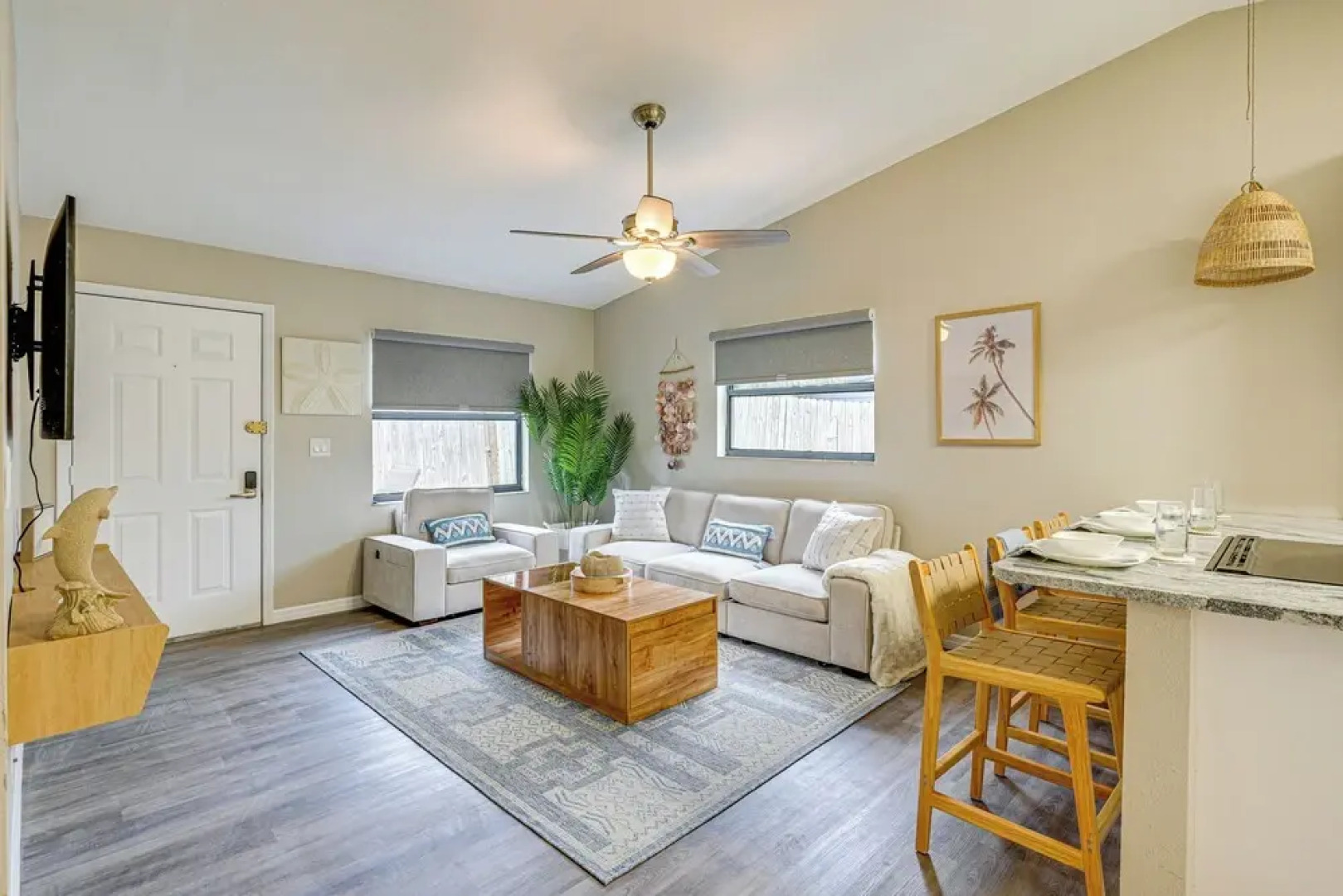 Dtwn Palm Harbor Condo: Walk to Water!