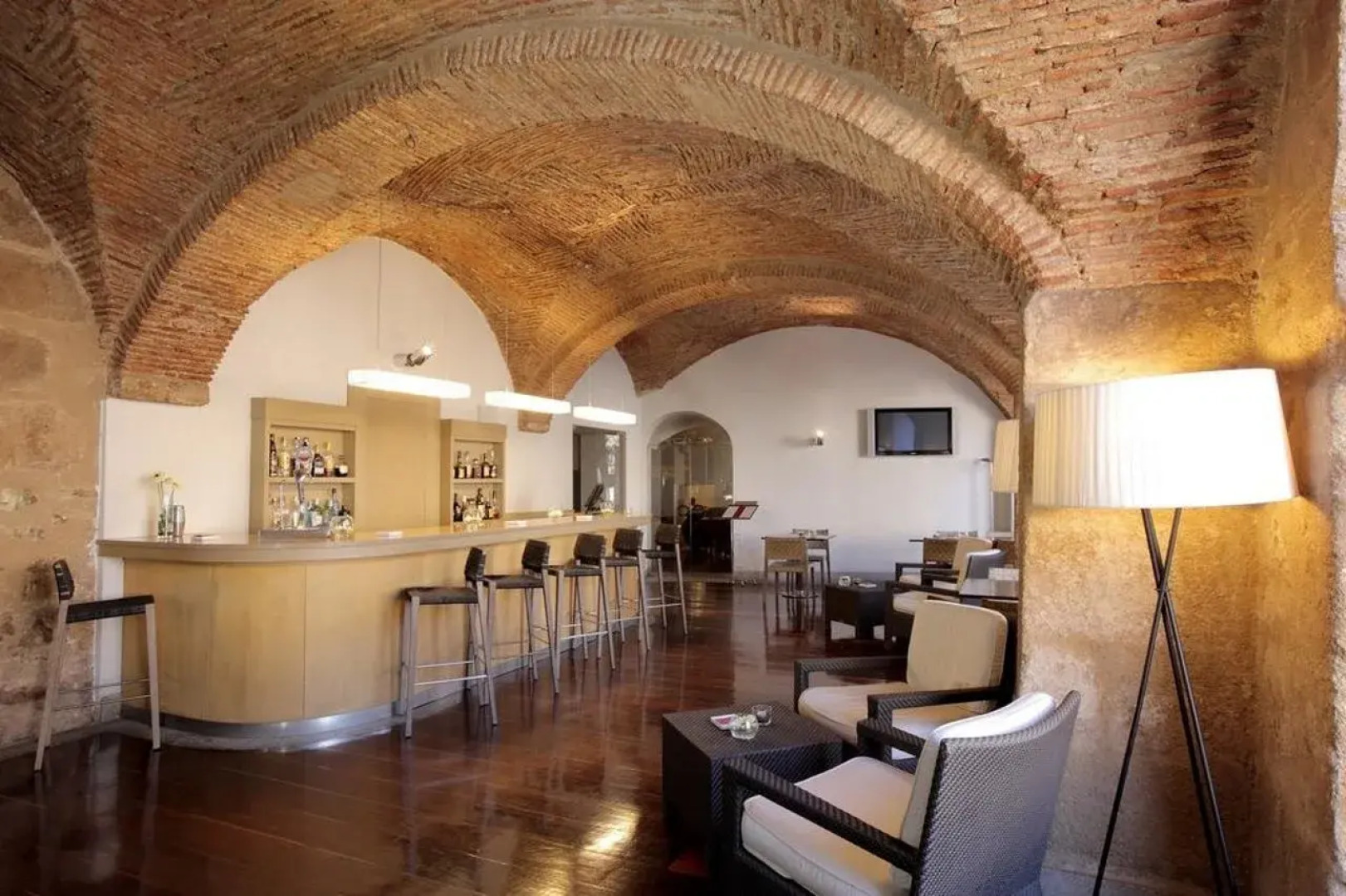 Отель NH Collection Cáceres Palacio de Oquendo