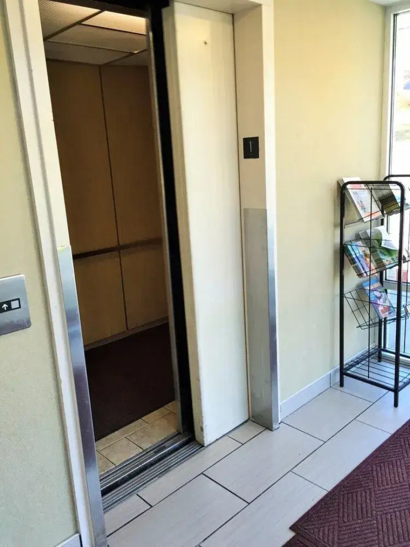 Super 8 By Wyndham Madison East