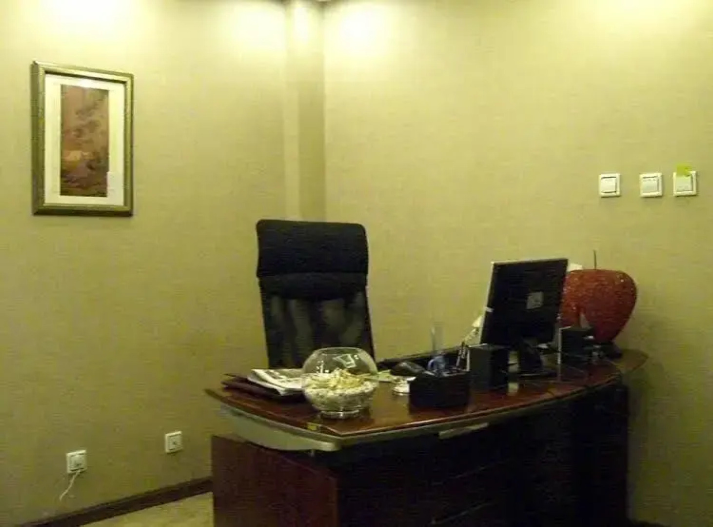 Red Crowned Crane Hotel