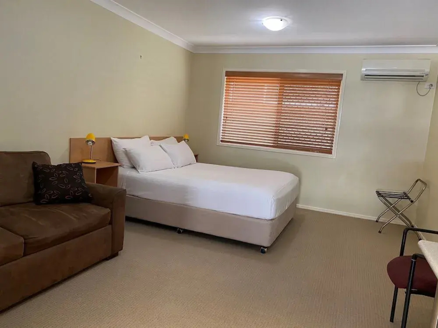Country Roads Motor Inn Gayndah Qld