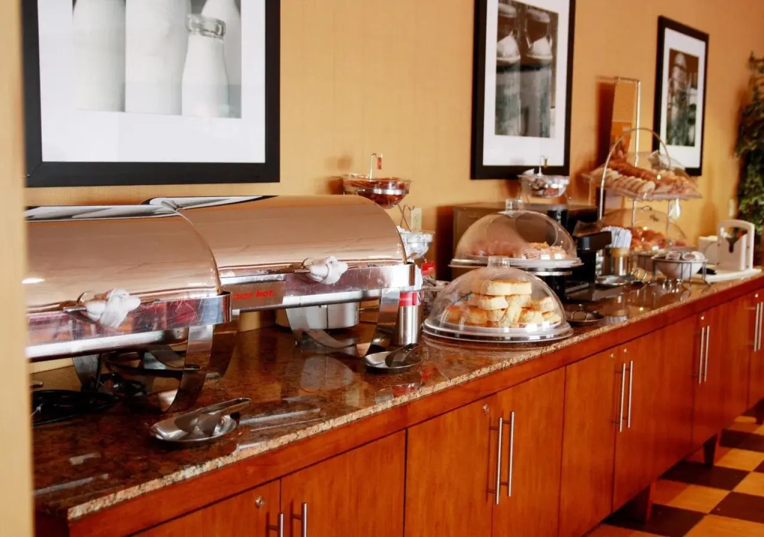 Hampton Inn Boston - Logan Airport