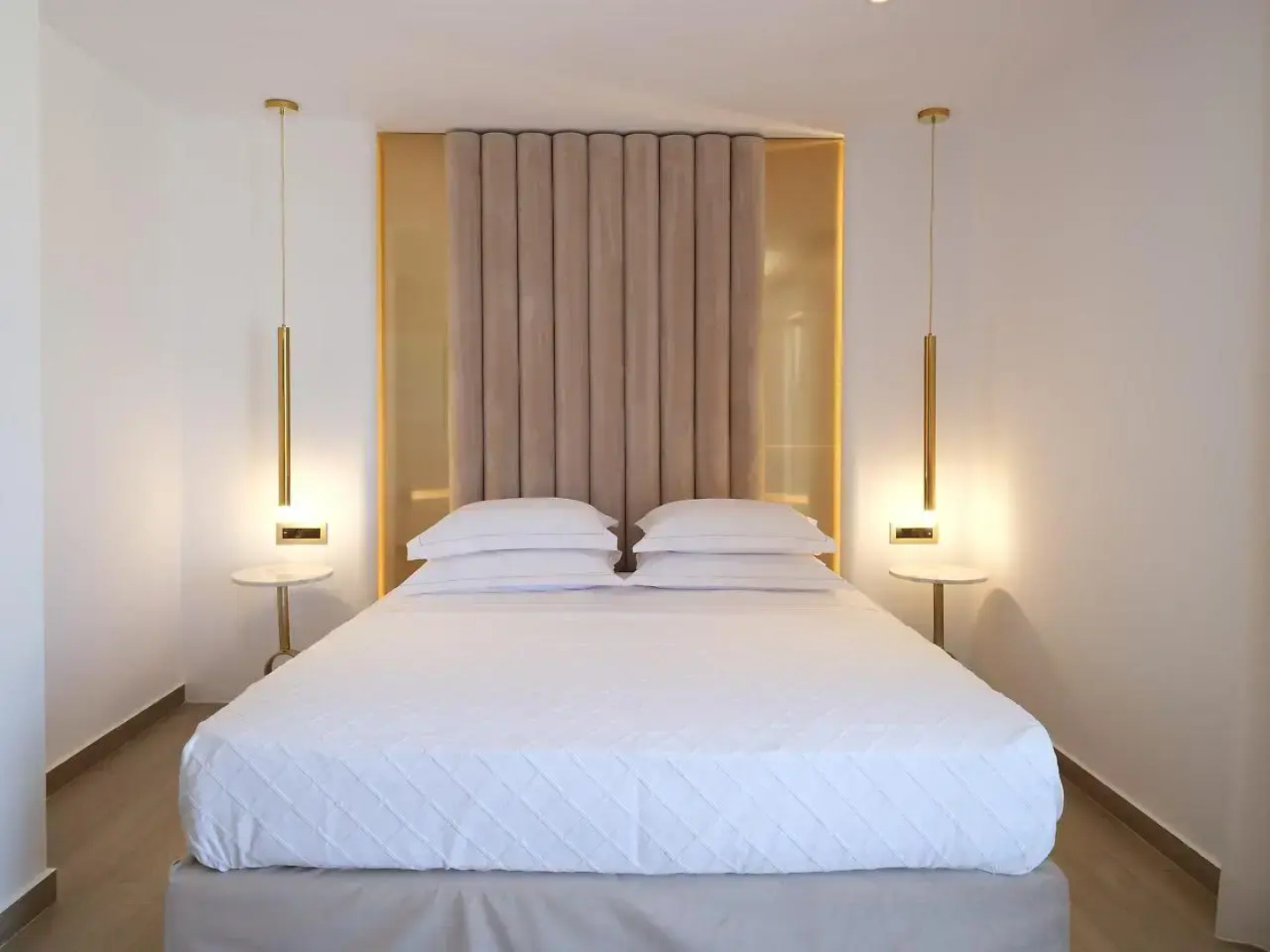 Golden Luxury Suites