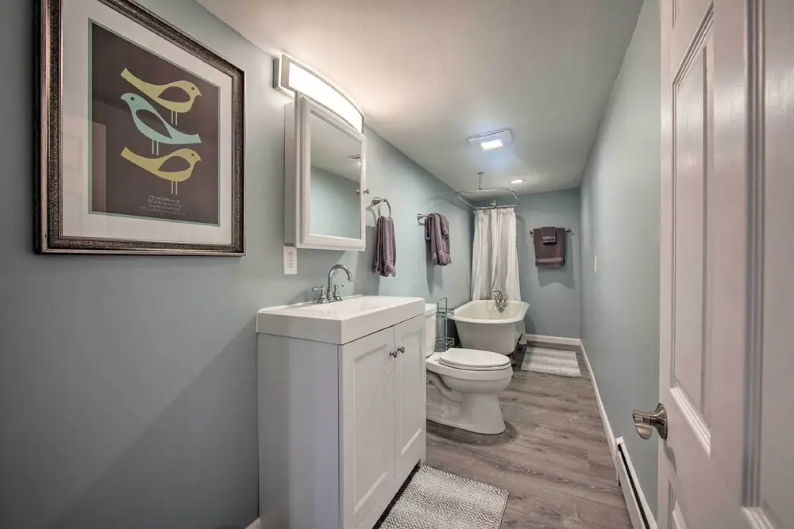 Central Hummelstown Apt: 4 Miles to Hershey Park!