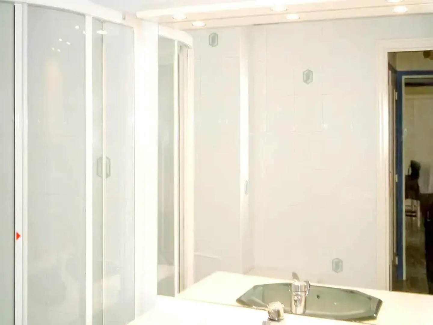 Apartment With one Bedroom in Villeneuve-loubet, With Wonderful sea Vi