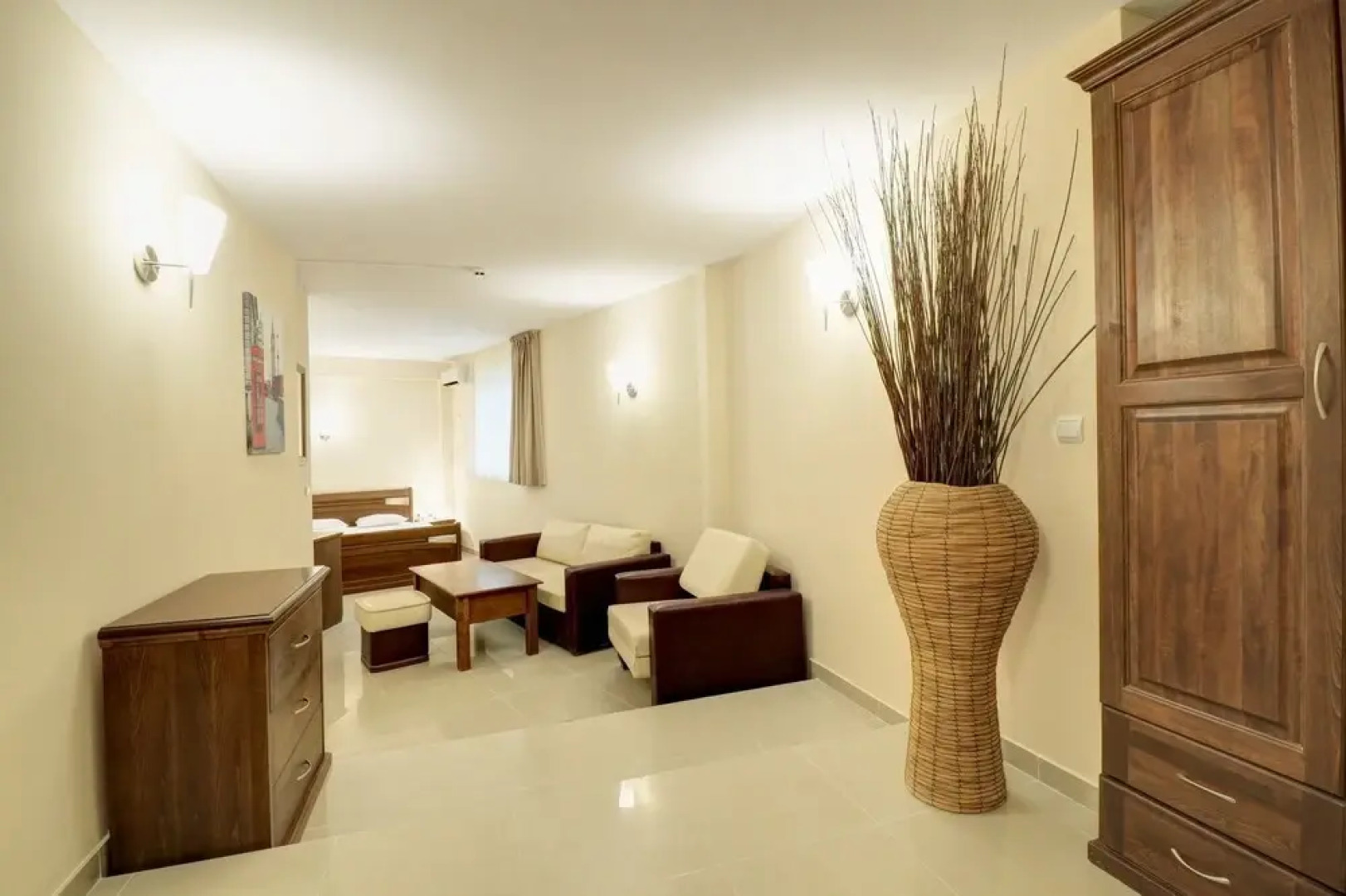 Jupiter Family hotel