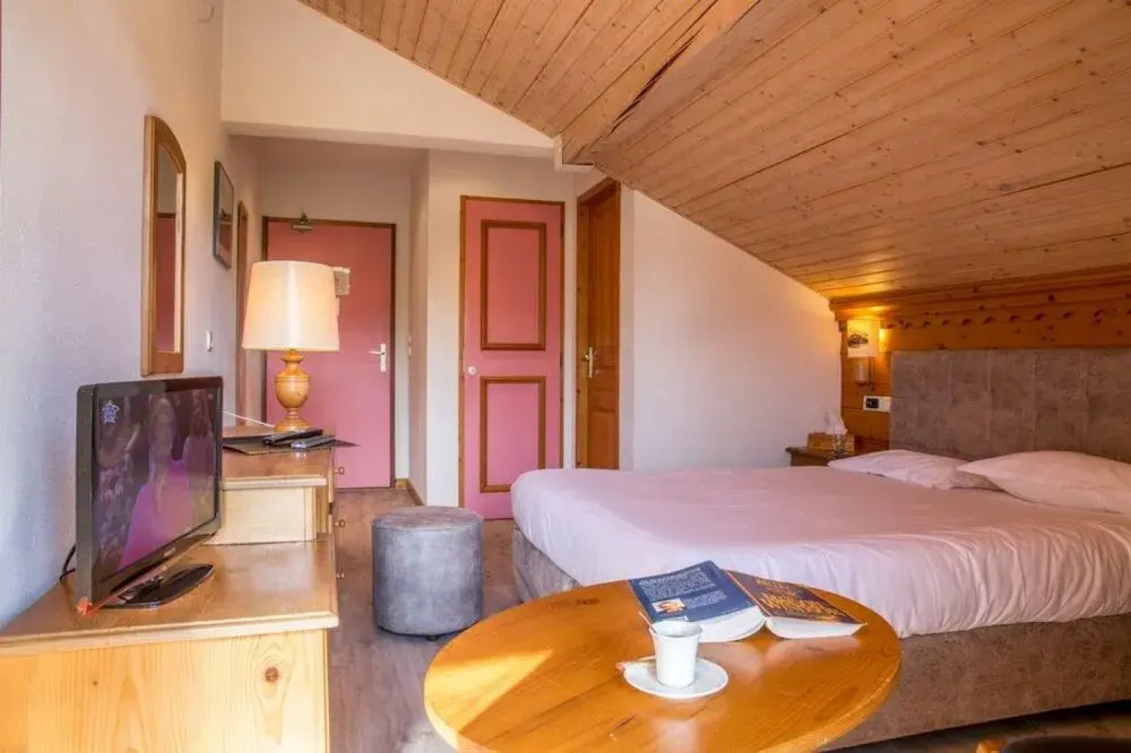 Lancolie "Chalet Du Lac"