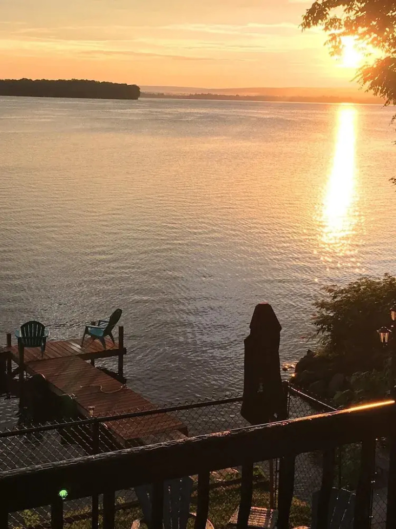 Chalet With 2 Bedrooms in Knowlton, With Wonderful Lake View, Enclosed