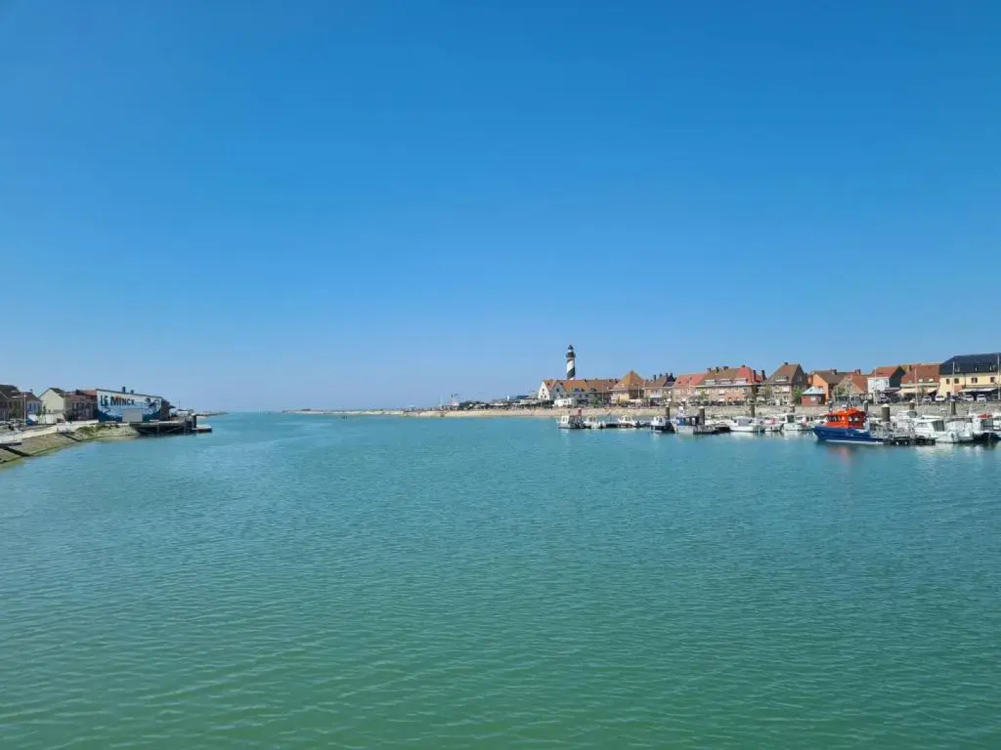 "Les Embruns" Maison meublée, proche de la mer