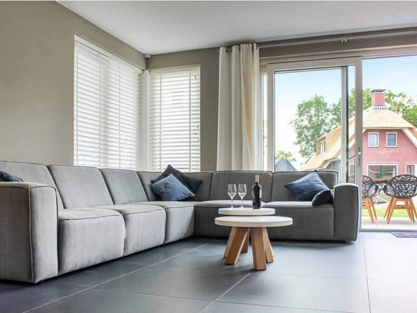 Atmospheric Villa With Nice Garden, in a Holiday Park at the Water in Friesland