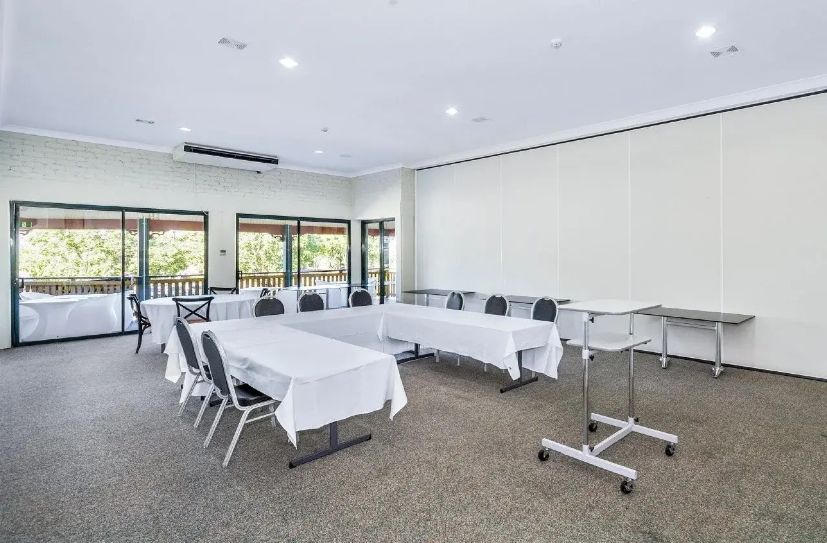 Bayswater Tweed Motel