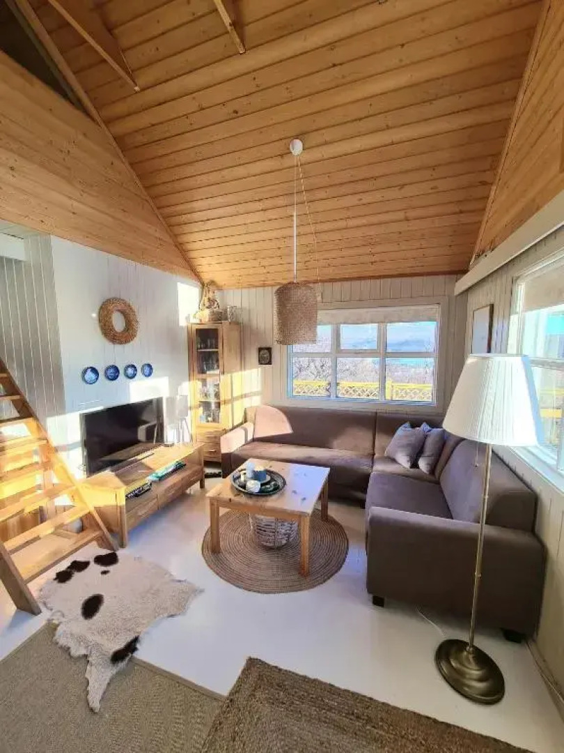 Cozy Cottage in Icelandic nature with Hot tub