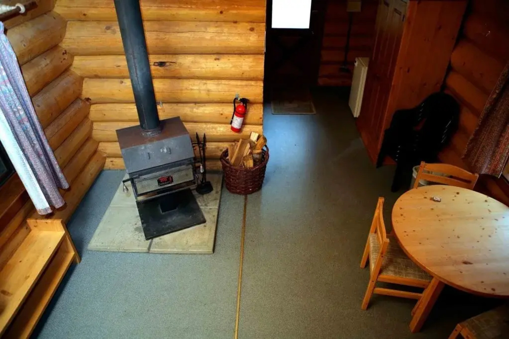 Becker's Lodge Bowron Lake Adventures Resort