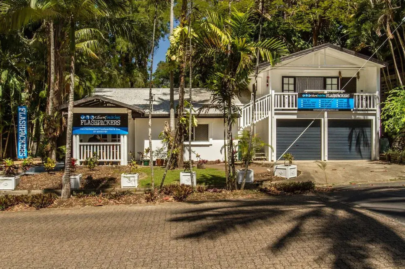 Cairns Beaches Flashpackers