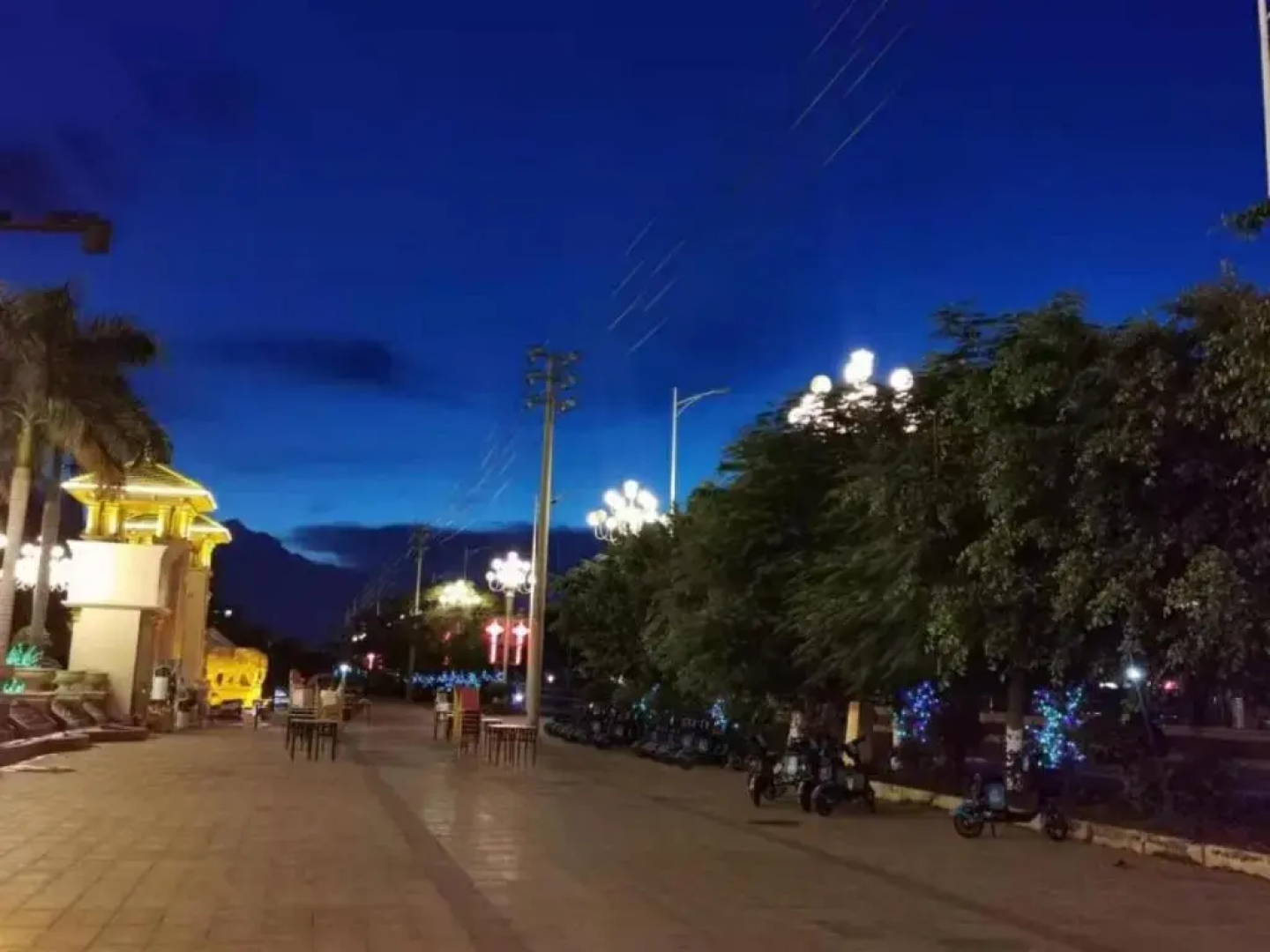 Vienna International Hotel (Haikou Old Town High-speed Railway Station)