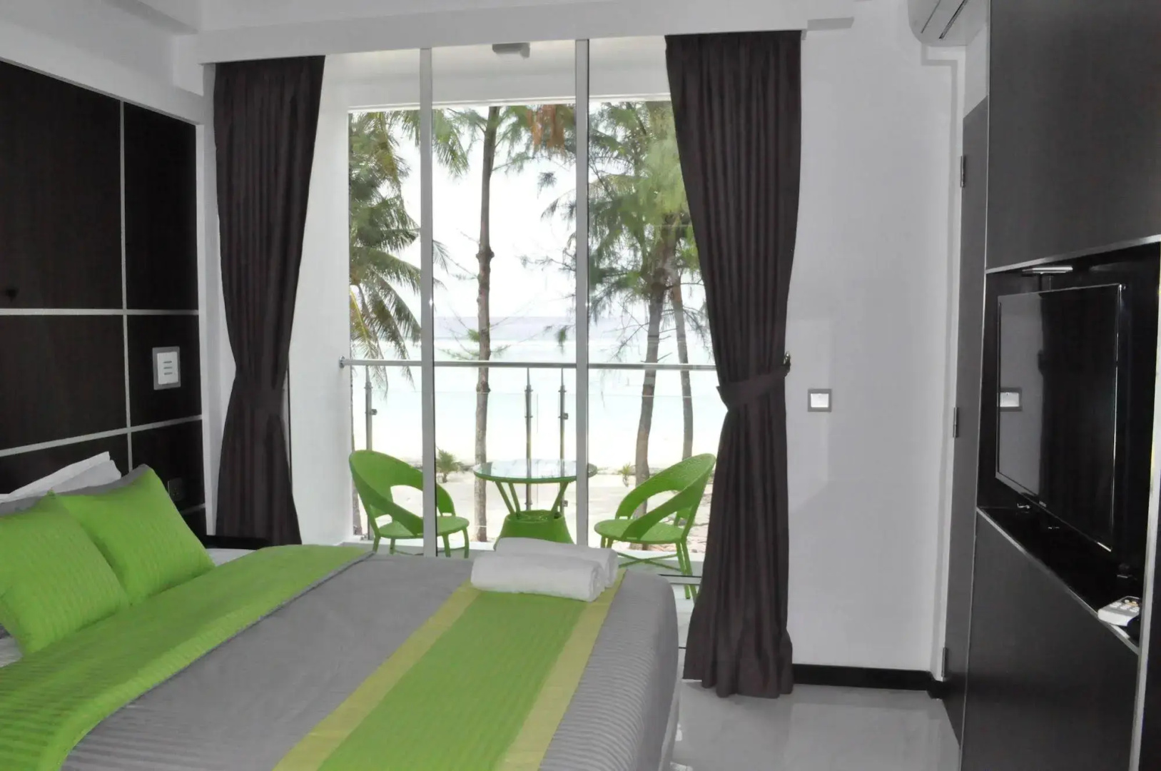 Simry Beachside