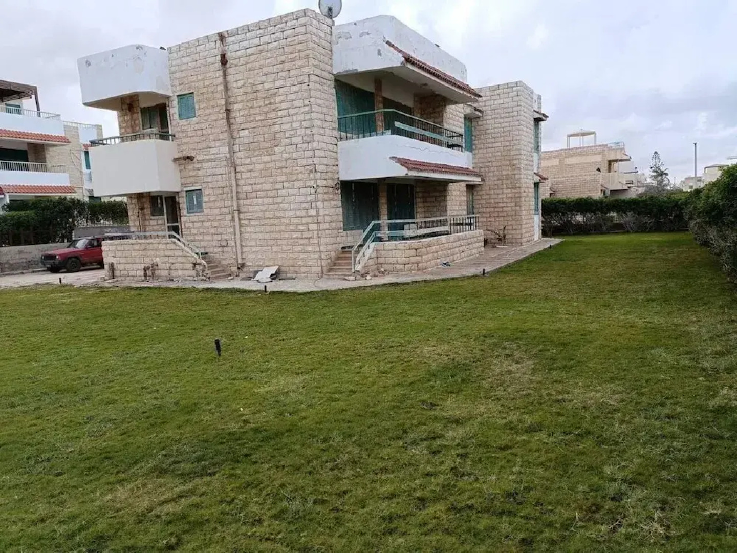 Spacious 5-bed House in Alamein With Large Garden