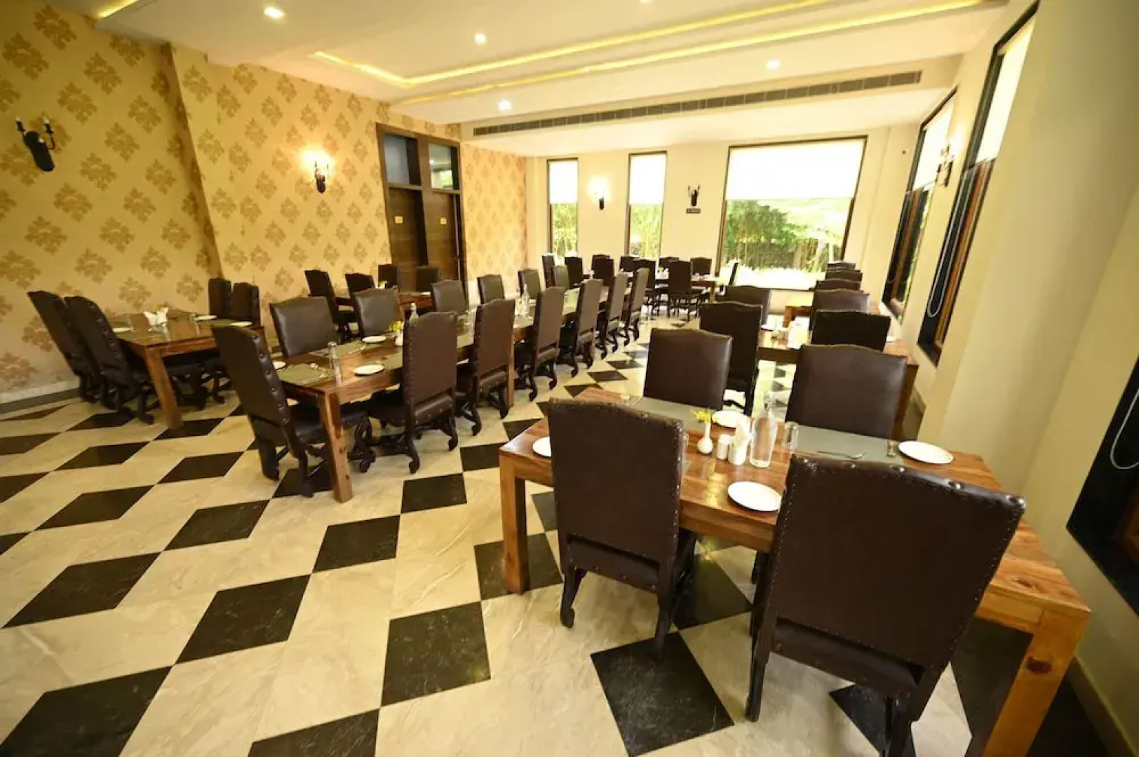 Clarks Safari Ranthambore