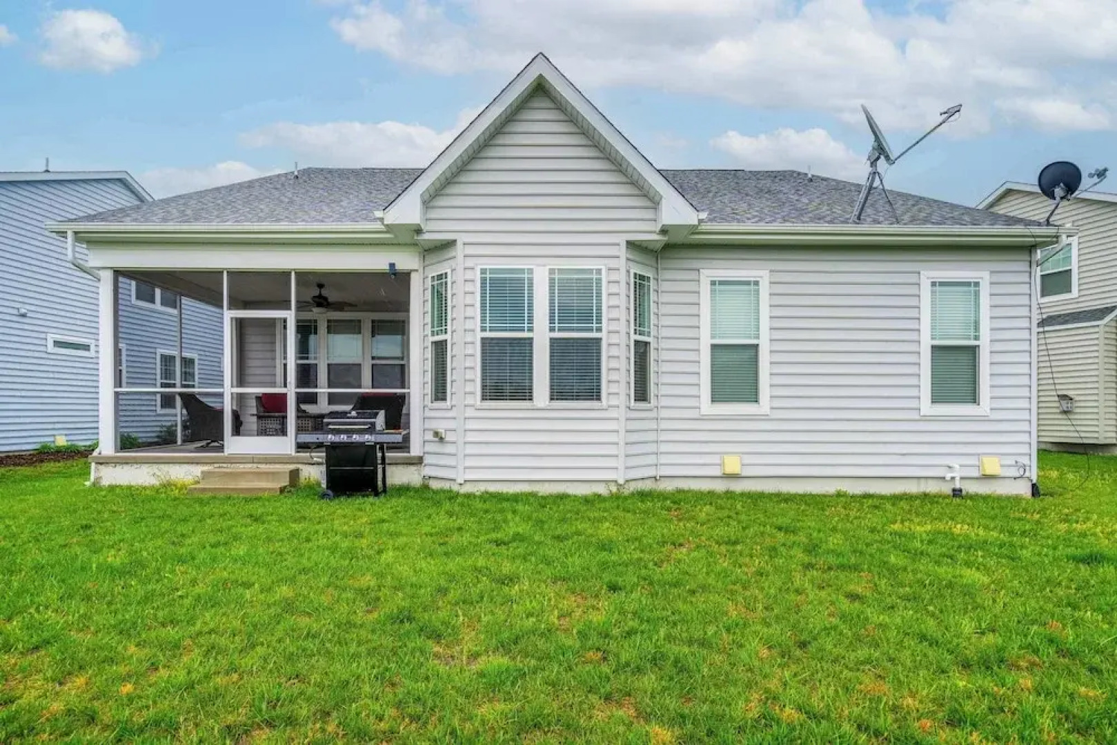 Wild Air Getaway For 12!