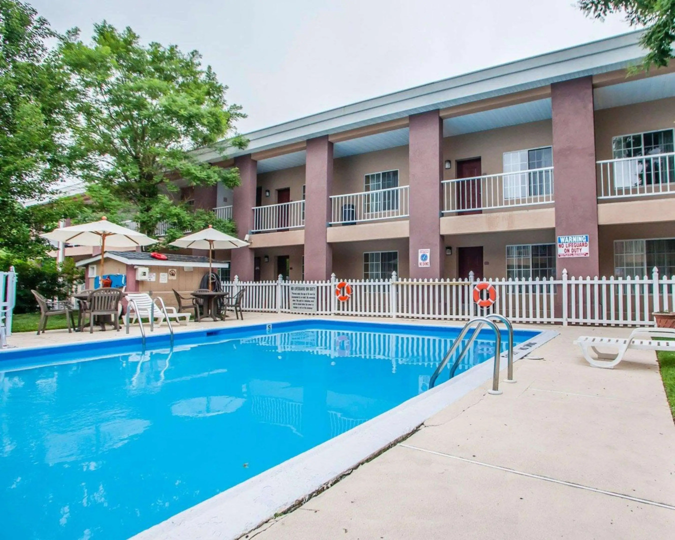 Clarion Hotel Palmer Inn