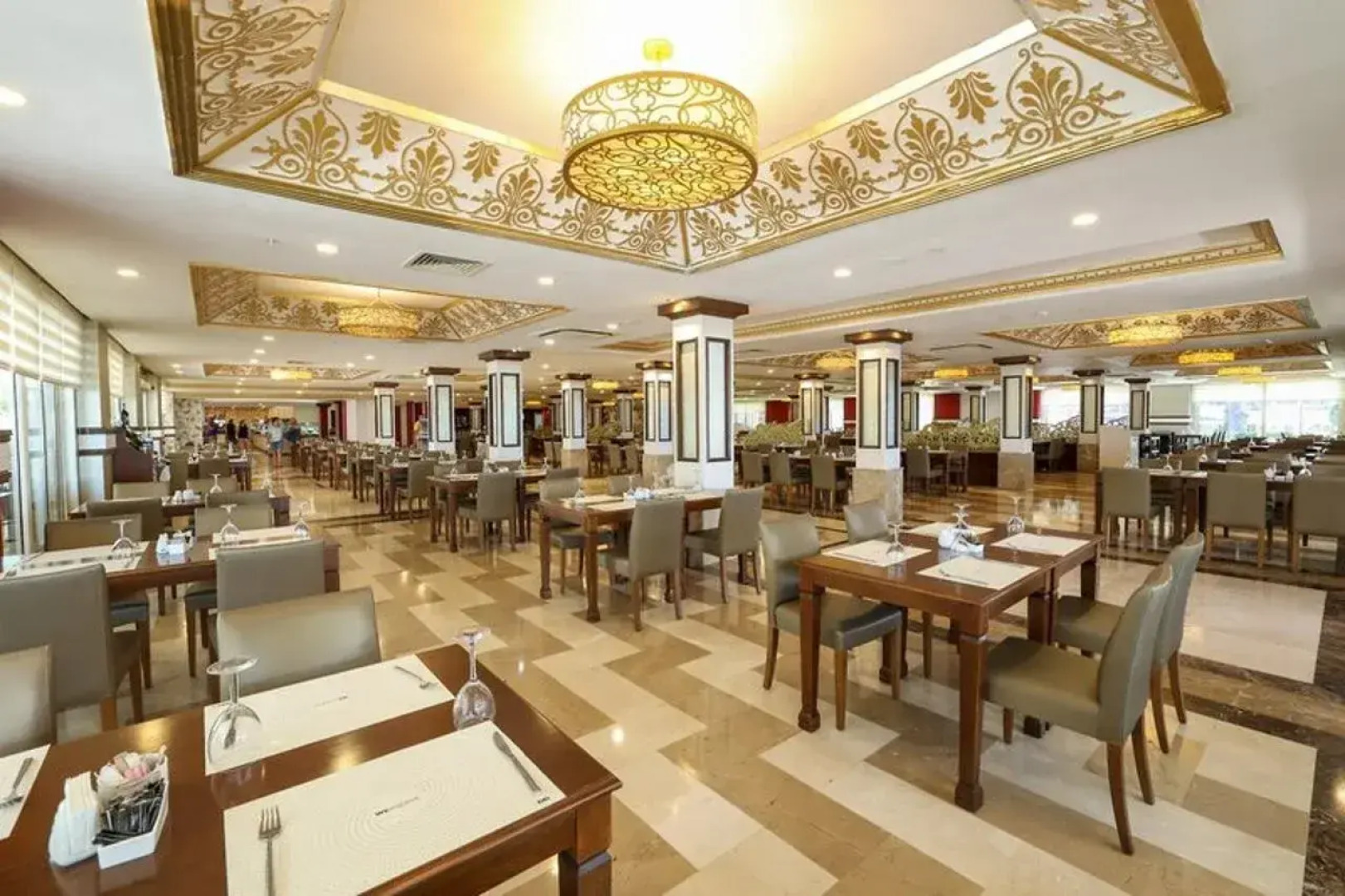 Crystal Tat Beach Pearl Collection