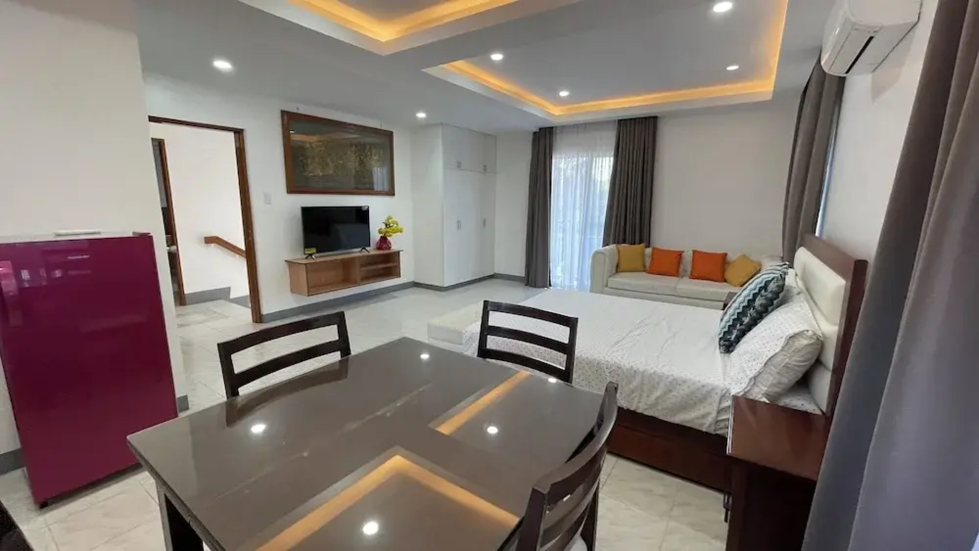 Sonrisa - Golden Meadows by Hiverooms