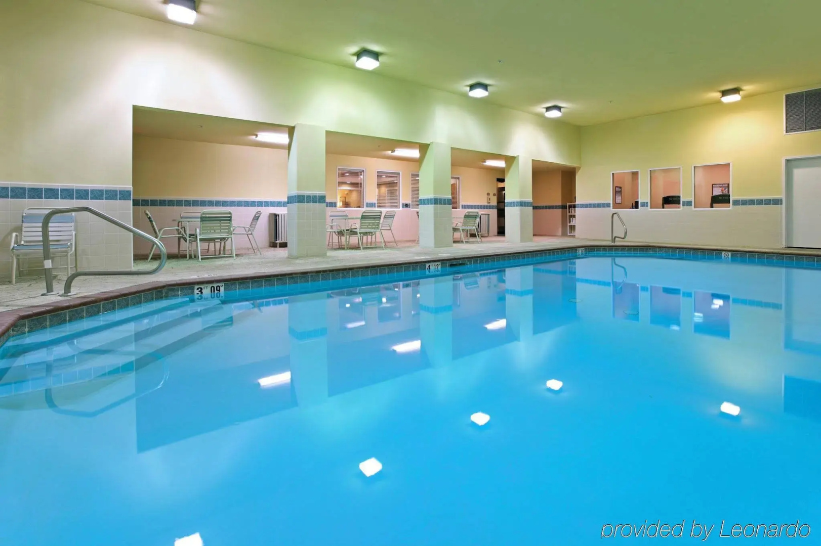 Holiday Inn Express Hotel & Suites Magnolia-Lake Columbia by IHG