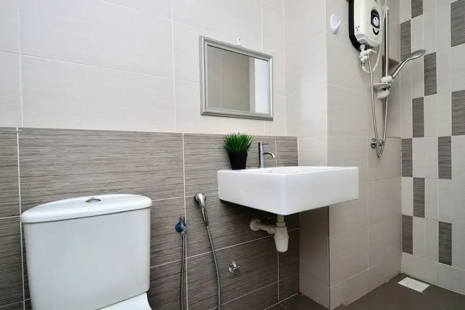 Dewy Setiawalk Puchong Fam. Apt 4-7pax near Sunway