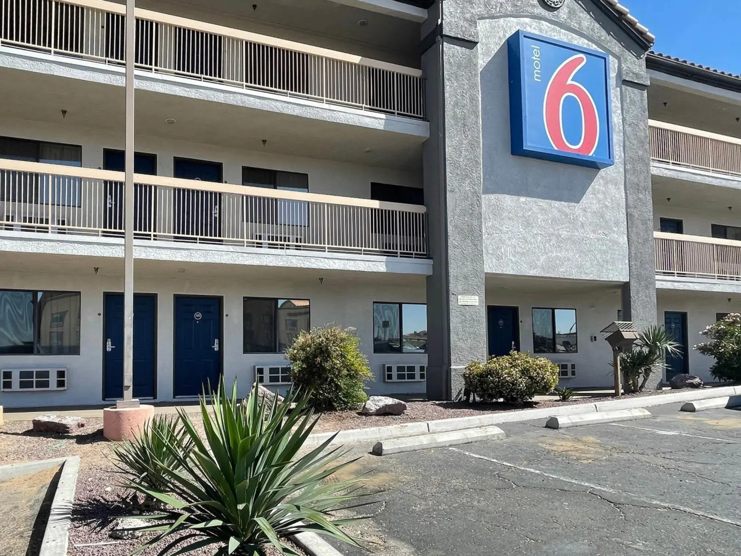 Motel 6 Barstow