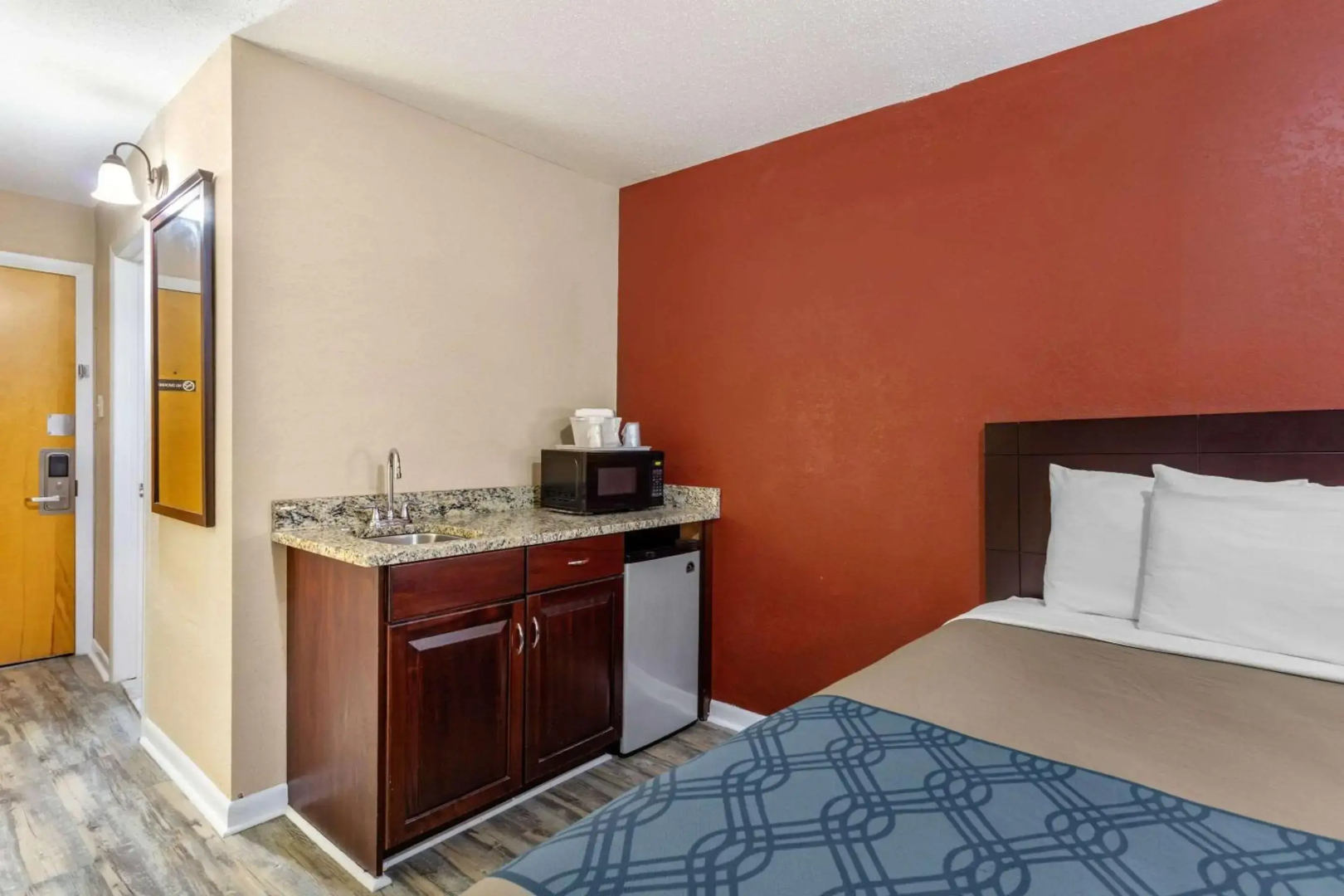 Econo Lodge Inn & Suites Old Saybrook Westbrook