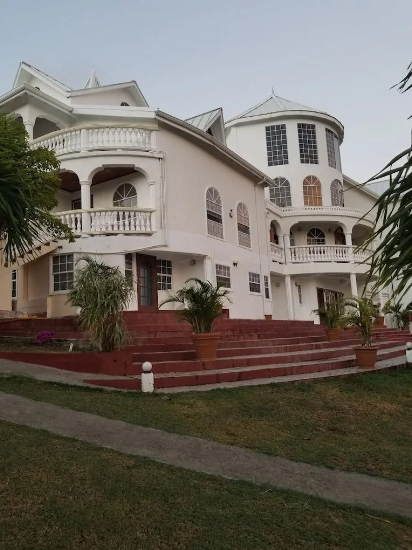 Savannes Bay Garden Inn